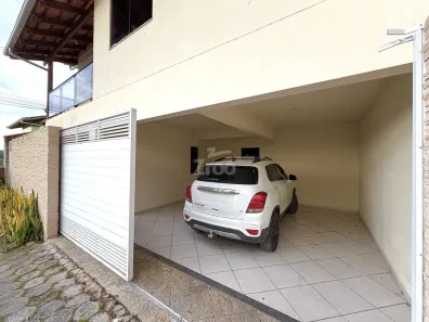 Casa com 5 Quartos para alugar, 206m² no Água Verde, Blumenau