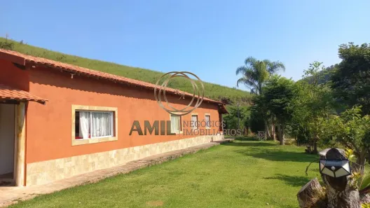 Fazenda/Sítio com 3 Quartos à venda, 180m² no Registro, Taubaté