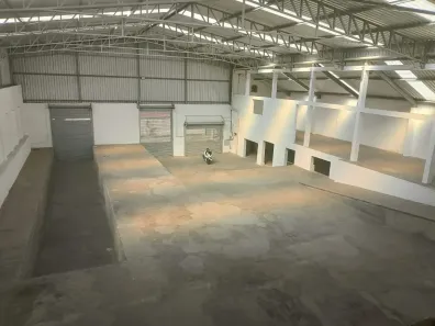 Galpão/Depósito/Armazém para alugar, 2500m² no Cachoeirinha, Belo Horizonte