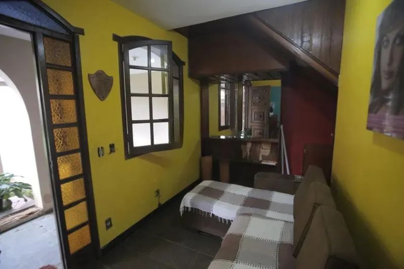Casa com 3 quartos — Alto Caiçaras, Belo Horizonte