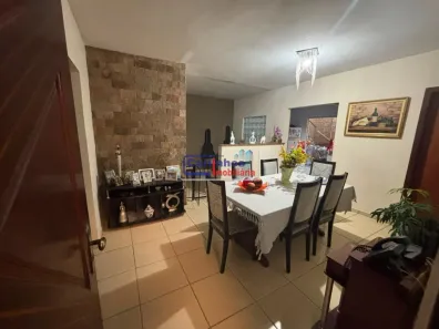 Casa com 4 Quartos à venda, 250m² no Novo Horizonte, Betim