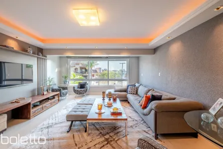 Casa com 4 Quartos à venda, 357m² no Chácara das Pedras, Porto Alegre