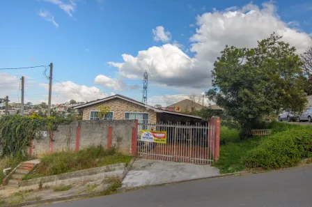 Casa com 5 Quartos à venda, 160m² no Tanguá, Almirante Tamandaré