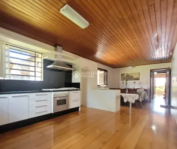 Casa com 3 Quartos à venda, 270m² no Santa Lúcia, Caxias do Sul