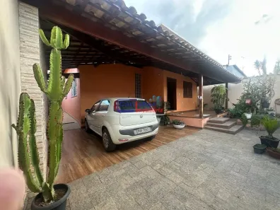 Casa com 3 Quartos à venda, 254m² no Petrópolis, Betim