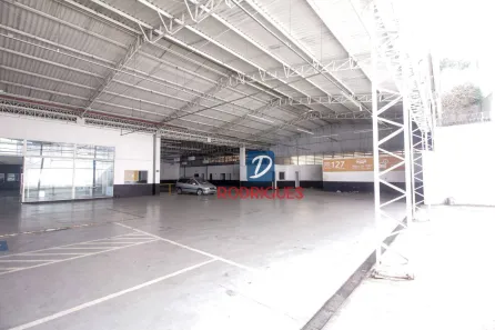 Galpão/Depósito/Armazém para alugar, 3300m² no Vila Gilda, Santo André