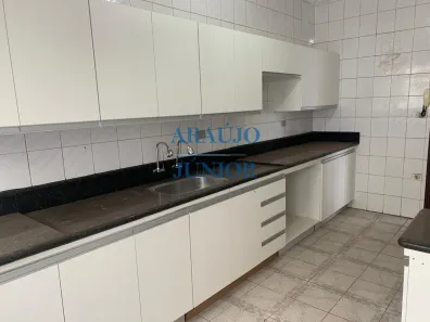 Casa com 3 Quartos para alugar, 350m² no Jardim São Vito, Americana