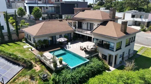 Casa de Condomínio com 5 Quartos à venda, 577m² no Santa Felicidade, Curitiba