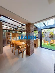 Casa de Condomínio com 4 Quartos para venda ou aluguel, 160m² no Tamboré, Santana de Parnaíba