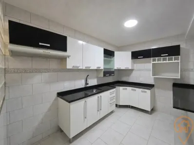 Sobrado com 3 Quartos à venda, 108m² no Boqueirão, Curitiba