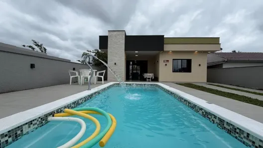 Casa com 3 Quartos para alugar, 144m² no Balneário Coroados, Guaratuba