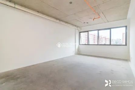 Sala Comercial para alugar, 39m² no Passo da Areia, Porto Alegre