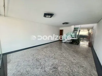 Sobrado com 3 Quartos para alugar, 261m² no Vila Gilda, Santo André
