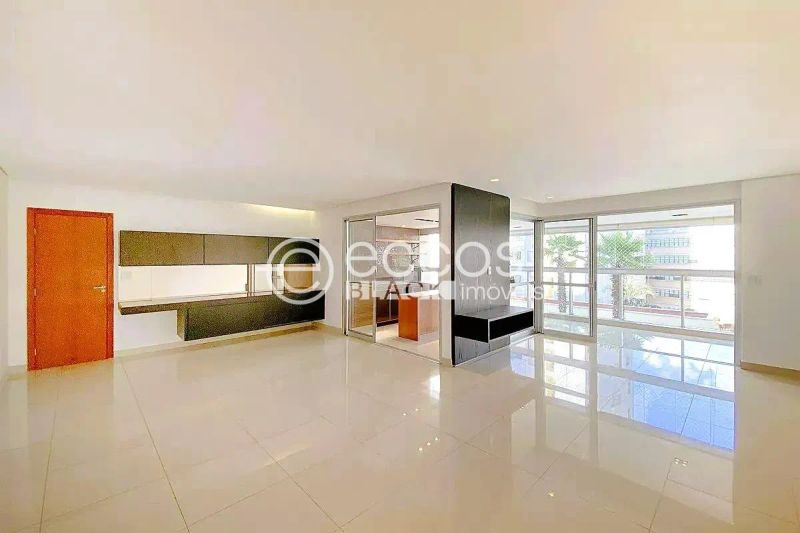 Apartamento com 4 quartos — Lourdes, Belo Horizonte