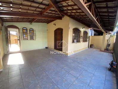 Sobrado com 3 Quartos para alugar, 117m² no Santa Mônica, Belo Horizonte