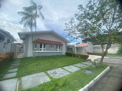 Casa de Condomínio com 3 Quartos à venda, 366m² no Flores, Manaus