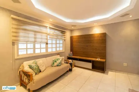 Sobrado com 3 Quartos à venda, 240m² no Vila das Palmeiras, Guarulhos