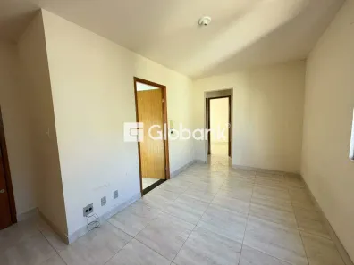 Apartamento com 3 Quartos para alugar, 54m² no Canelas, Montes Claros
