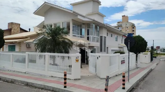 Casa com 4 Quartos à venda, 249m² no Pagani, Palhoça