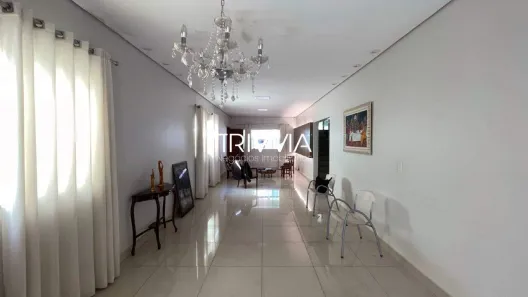 Casa com 4 Quartos para alugar, 393m² no Fundinho, Uberlândia