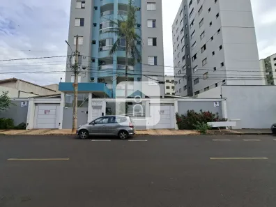 Apartamento com 3 Quartos para alugar, 86m² no Tabajaras, Uberlândia