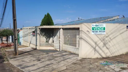 Casa com 3 Quartos à venda, 81m² no Conjunto Café, Londrina