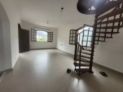 Casa com 5 Quartos para alugar, 525m² no Betânia, Belo Horizonte