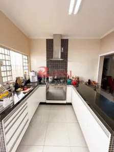 Sobrado com 4 Quartos à venda, 158m² no Jardim Dona Regina Picelli, Rio Claro