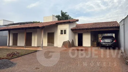 Imóvel Comercial com 5 Quartos para alugar, 230m² no Cidade Jardim, Uberlândia