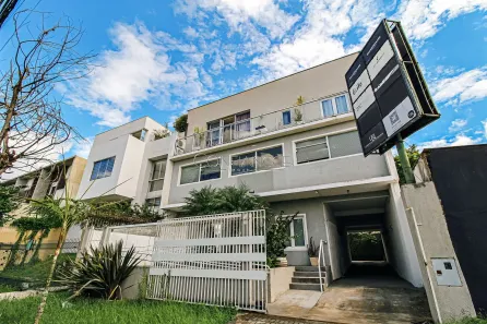 Casa com 12 Quartos à venda, 390m² no Bom Retiro, Curitiba