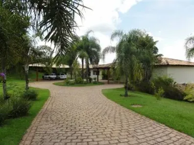 Casa de Condomínio com 4 Quartos à venda, 700m² no Centro, Jaguariúna