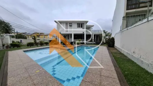 Casa com 4 Quartos à venda, 484m² no Camboinhas, Niterói