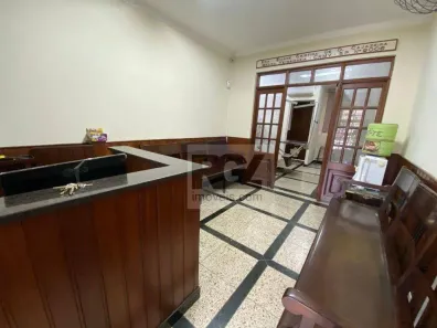 Imóvel Comercial à venda, 227m² no Gonzaga, Santos