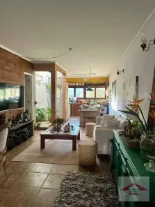 Casa com 3 Quartos para alugar, 230m² no Jardim do Lago, Jundiaí