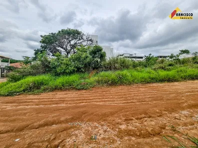 Lote/Terreno à venda, 288m² no Interlagos, Divinópolis