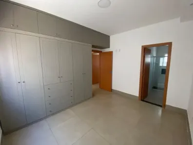 Casa com 3 Quartos à venda, 250m² no Cidade Jardim, Uberlândia