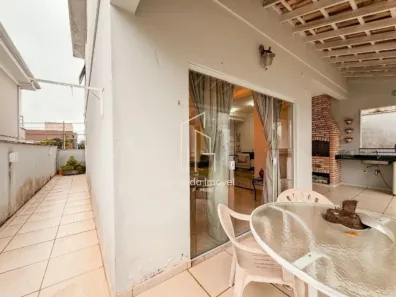 Casa com 3 Quartos à venda, 220m² no Jardim São Vicente, Cotia
