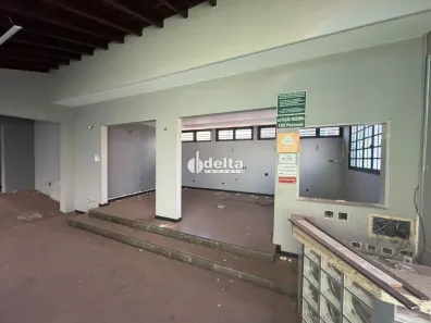 Ponto Comercial com 4 Quartos para alugar, 350m² no Centro, Uberlândia