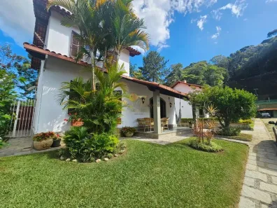 Casa de Condomínio com 3 Quartos à venda, 177m² no Várzea, Teresópolis