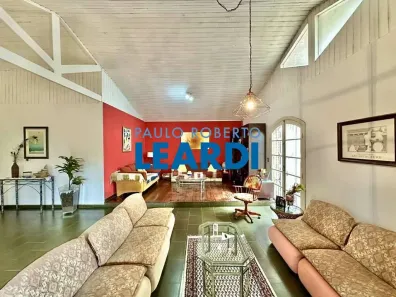Fazenda/Sítio com 3 Quartos à venda, 234m² no Jardim do Rio Cotia, Cotia