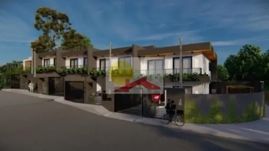 Sobrado com 3 Quartos à venda, 122m² no Costa e Silva, Joinville