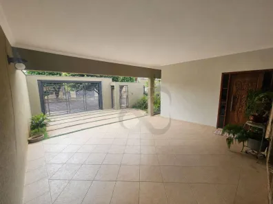 Casa com 3 Quartos para alugar, 236m² no Jardim Burle Marx, Londrina