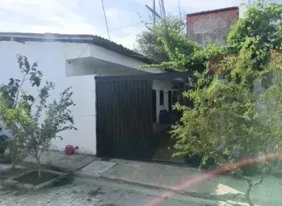 Casa com 5 Quartos à venda, 180m² no Barroso, Fortaleza