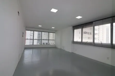 Sala Comercial à venda, 44m² no Pioneiros, Balneário Camboriú