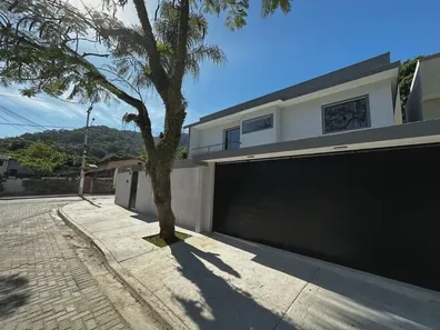 Casa com 4 Quartos à venda, 150m² no Itaipu, Niterói