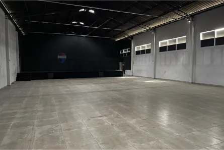 Sala Comercial para alugar, 560m² no Arujá 5, Arujá