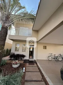 Casa de Condomínio com 4 Quartos à venda, 268m² no Gávea, Uberlândia