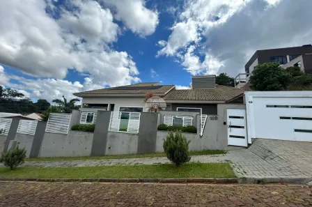 Casa com 3 Quartos à venda, 240m² no Menino Deus, Pato Branco
