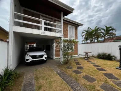 Sobrado com 4 Quartos à venda, 270m² no Vila Atlântica, Caraguatatuba