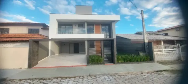 Casa com 3 Quartos à venda, 175m² no Carianos, Florianópolis